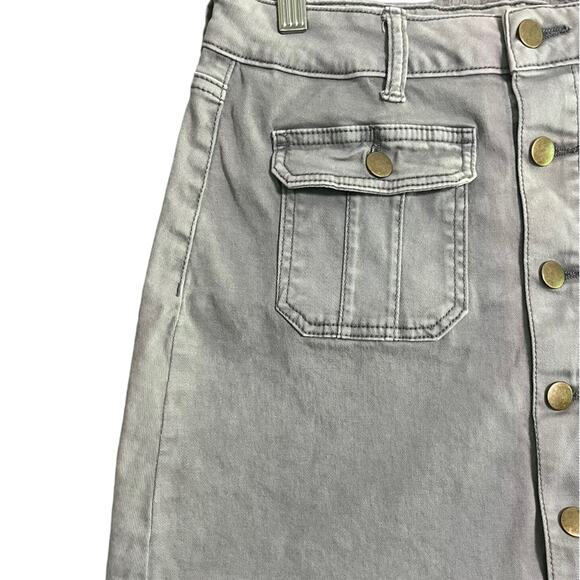 Altar'd State Womens Size M Gray Button Up Denim Cargo Mini Skirt - Picture 2 of 7